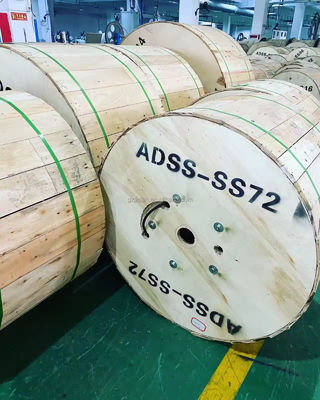 에어리얼 ADSS G652D G657A1 G657A2 144 코어 싱글 모드 아라미드 가닥 100m 200m 스판과 야외 광섬유 케이블