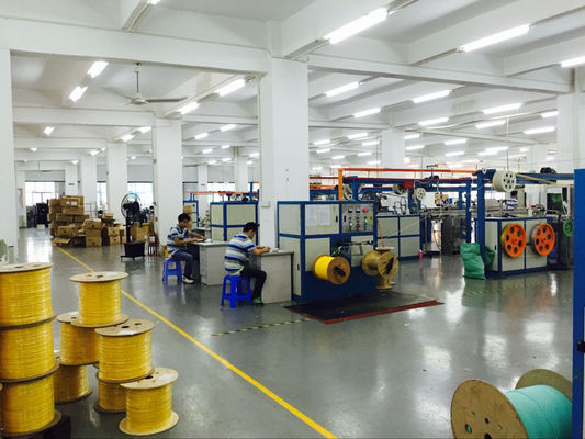 SM MM Om3 Om4 Om5 단체 1 핵심 0.9 밀리미터 타이트 버퍼 실내 광섬유 케이블