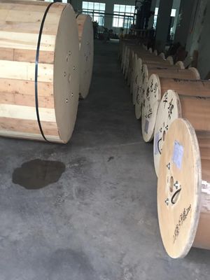 8시 12분은 그리프스티 야외 광섬유 케이블 HDPE 덮개를 공동을 만듭니다