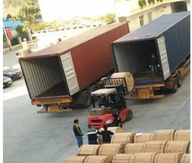 강선으로 강탈된 GYXTW 12 코어 섬유 옵틱 케이블 G652D 루즈 튜브